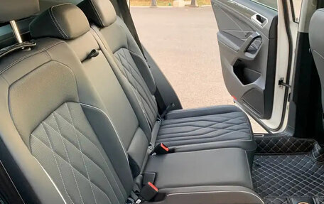 Volkswagen Tiguan II, 2022 год, 2 200 045 рублей, 15 фотография