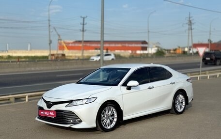 Toyota Camry, 2021 год, 3 900 000 рублей, 1 фотография