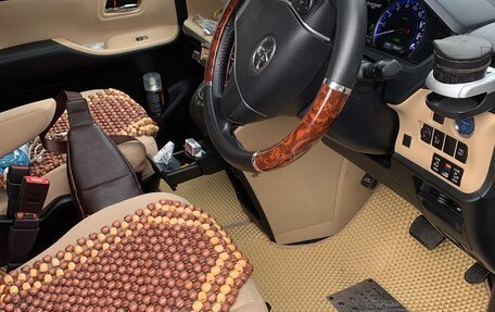 Toyota Noah III, 2014 год, 1 890 000 рублей, 3 фотография
