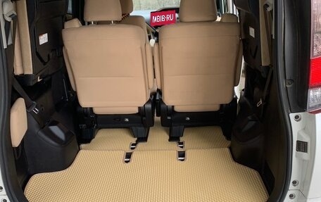 Toyota Noah III, 2014 год, 1 890 000 рублей, 5 фотография