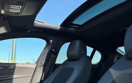 Jaguar XE I рестайлинг, 2015 год, 2 050 000 рублей, 11 фотография