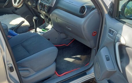 Toyota RAV4, 2001 год, 750 000 рублей, 3 фотография