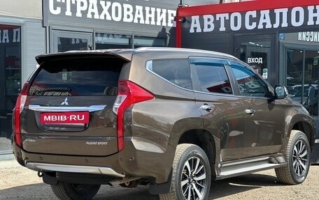 Mitsubishi Pajero Sport III рестайлинг, 2016 год, 2 350 000 рублей, 14 фотография