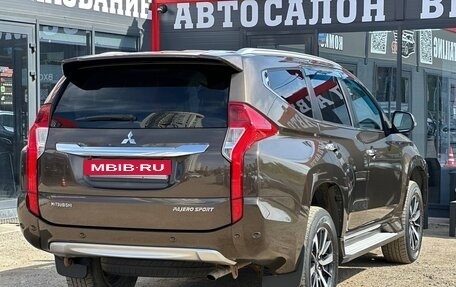 Mitsubishi Pajero Sport III рестайлинг, 2016 год, 2 350 000 рублей, 15 фотография