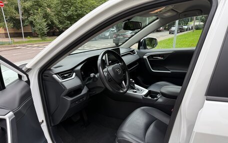 Toyota RAV4, 2021 год, 4 490 000 рублей, 12 фотография