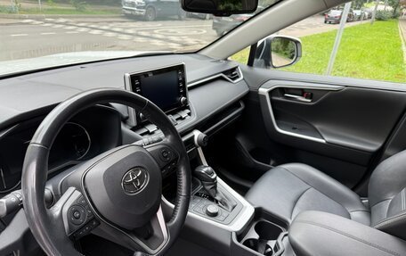 Toyota RAV4, 2021 год, 4 490 000 рублей, 13 фотография