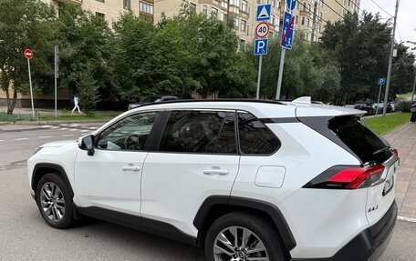 Toyota RAV4, 2021 год, 4 490 000 рублей, 9 фотография