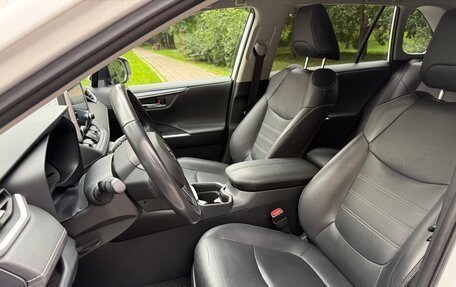 Toyota RAV4, 2021 год, 4 490 000 рублей, 14 фотография