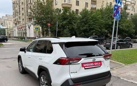 Toyota RAV4, 2021 год, 4 490 000 рублей, 8 фотография