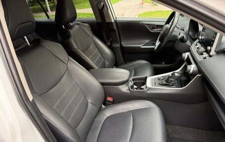 Toyota RAV4, 2021 год, 4 490 000 рублей, 16 фотография