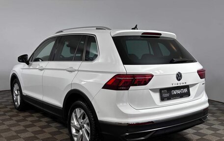 Volkswagen Tiguan II, 2021 год, 3 675 000 рублей, 8 фотография
