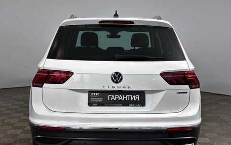 Volkswagen Tiguan II, 2021 год, 3 675 000 рублей, 7 фотография