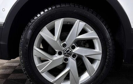 Volkswagen Tiguan II, 2021 год, 3 675 000 рублей, 22 фотография