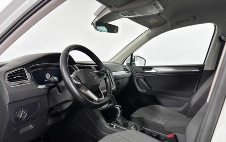 Volkswagen Tiguan II, 2021 год, 3 675 000 рублей, 20 фотография