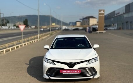 Toyota Camry, 2021 год, 3 900 000 рублей, 2 фотография