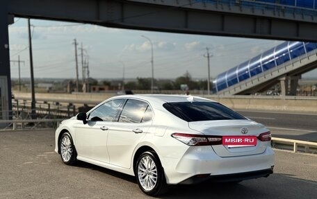 Toyota Camry, 2021 год, 3 900 000 рублей, 6 фотография