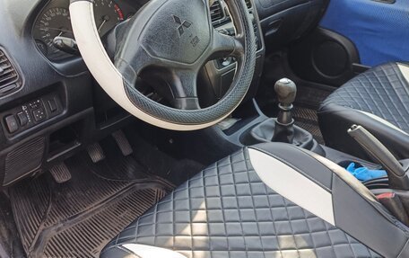 Mitsubishi Carisma I, 2002 год, 280 000 рублей, 12 фотография