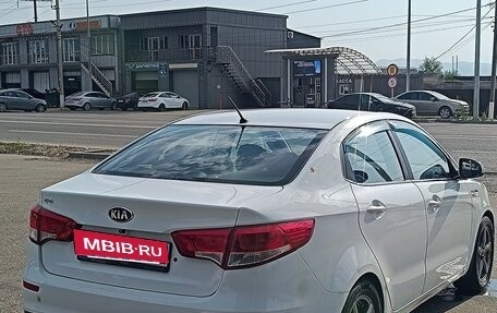 KIA Rio III рестайлинг, 2015 год, 700 000 рублей, 3 фотография