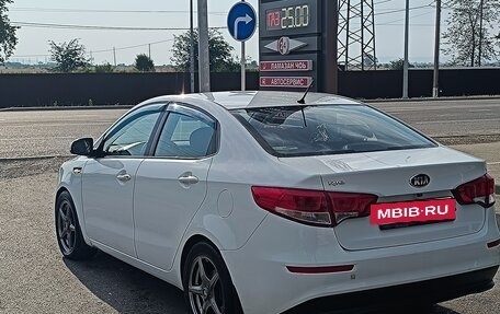 KIA Rio III рестайлинг, 2015 год, 700 000 рублей, 4 фотография