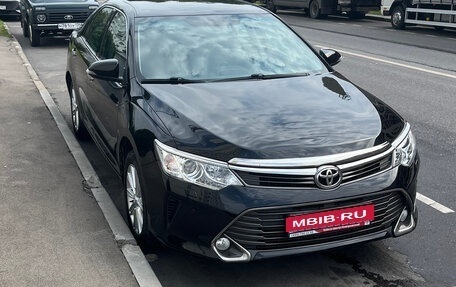 Toyota Camry, 2015 год, 2 300 000 рублей, 1 фотография