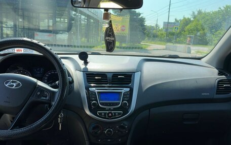 Hyundai Solaris II рестайлинг, 2013 год, 780 000 рублей, 9 фотография