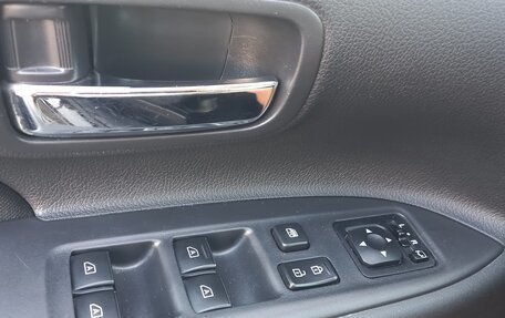 Mitsubishi Outlander III рестайлинг 3, 2019 год, 2 600 000 рублей, 11 фотография