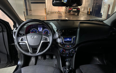 Hyundai Solaris II рестайлинг, 2015 год, 890 000 рублей, 3 фотография
