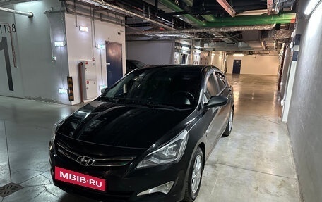 Hyundai Solaris II рестайлинг, 2015 год, 890 000 рублей, 2 фотография