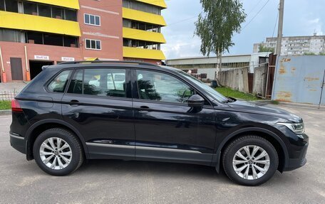 Volkswagen Tiguan II, 2021 год, 2 700 000 рублей, 4 фотография