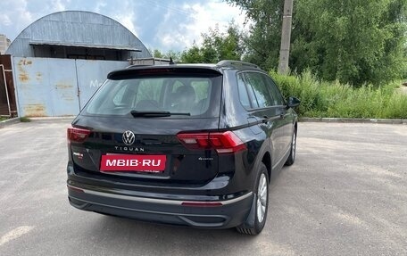 Volkswagen Tiguan II, 2021 год, 2 700 000 рублей, 5 фотография