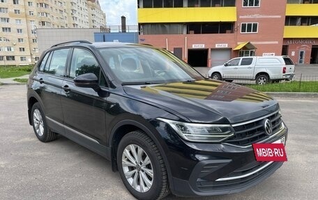 Volkswagen Tiguan II, 2021 год, 2 700 000 рублей, 3 фотография