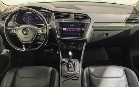 Volkswagen Tiguan II, 2018 год, 2 840 000 рублей, 11 фотография