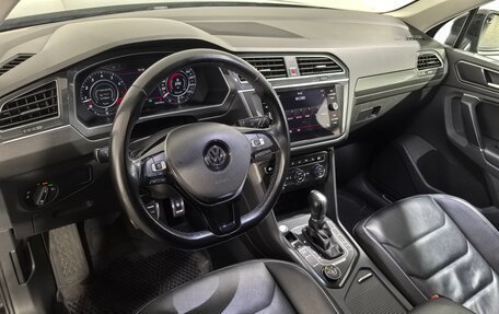 Volkswagen Tiguan II, 2018 год, 2 840 000 рублей, 10 фотография