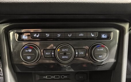 Volkswagen Tiguan II, 2018 год, 2 840 000 рублей, 16 фотография