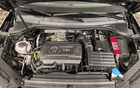 Volkswagen Tiguan II, 2018 год, 2 840 000 рублей, 29 фотография