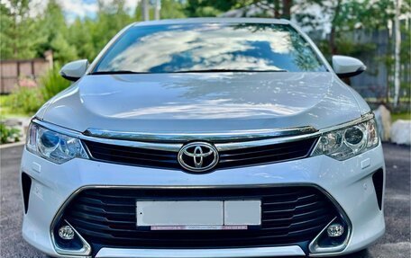 Toyota Camry, 2017 год, 2 200 000 рублей, 4 фотография