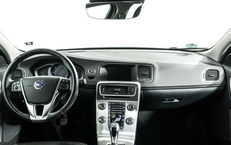 Volvo V60 Cross Country II, 2018 год, 2 149 000 рублей, 13 фотография