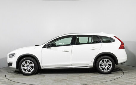 Volvo V60 Cross Country II, 2018 год, 2 149 000 рублей, 8 фотография