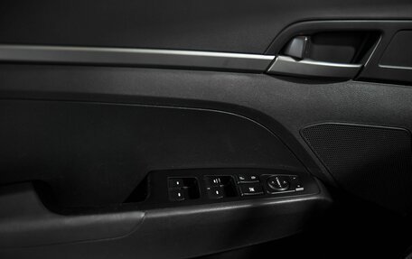 Hyundai Elantra VI рестайлинг, 2017 год, 973 000 рублей, 12 фотография