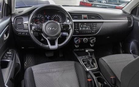 KIA Rio IV, 2018 год, 1 365 000 рублей, 6 фотография