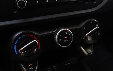KIA Rio IV, 2018 год, 1 365 000 рублей, 14 фотография