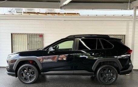 Toyota RAV4, 2021 год, 2 390 000 рублей, 9 фотография