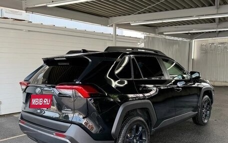 Toyota RAV4, 2021 год, 2 390 000 рублей, 5 фотография