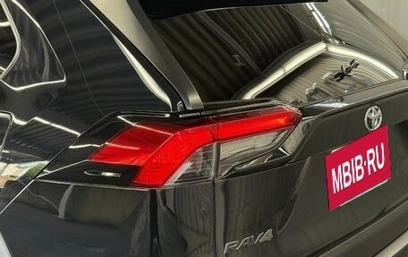 Toyota RAV4, 2021 год, 2 390 000 рублей, 24 фотография