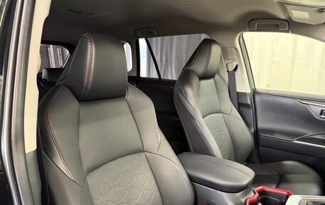 Toyota RAV4, 2021 год, 2 390 000 рублей, 36 фотография