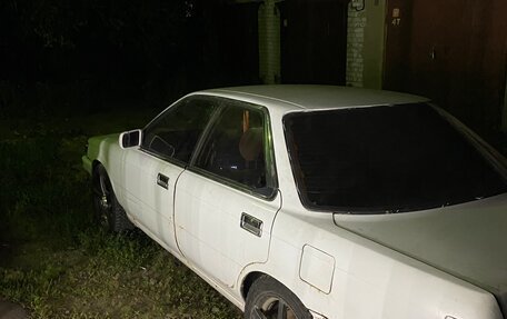 Toyota Vista, 1988 год, 220 000 рублей, 2 фотография