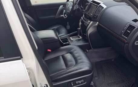Toyota Land Cruiser 200, 2014 год, 4 990 000 рублей, 8 фотография