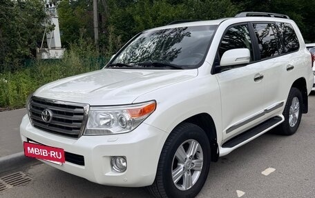 Toyota Land Cruiser 200, 2014 год, 4 990 000 рублей, 2 фотография