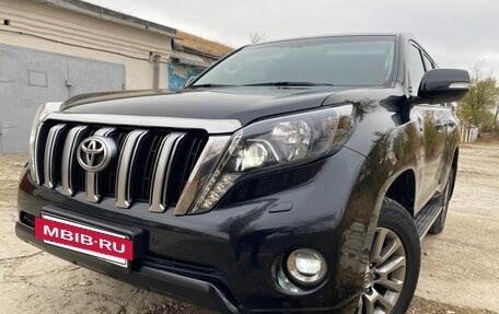 Toyota Land Cruiser Prado 150 рестайлинг 2, 2017 год, 3 900 000 рублей, 2 фотография