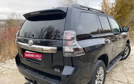 Toyota Land Cruiser Prado 150 рестайлинг 2, 2017 год, 3 900 000 рублей, 5 фотография
